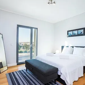 https://spacious-apartment-in-residential-campolide.hotels-lisbon-portugal.com